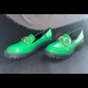 NEW Nasty Gal Green Platform Chunk Loafers - Bright Green w/ Gold Accent Sz 9